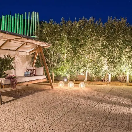 Villa Beautifis In Kea, 4bdr/7prs, Pool, Seaview Melissaki