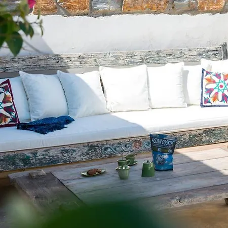 Villa Beautifis In Kea, 4bdr/7prs, Pool, Seaview Melissaki